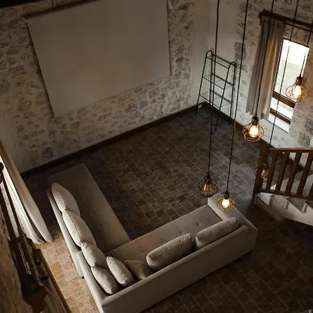 Villa Ormanin Icinde Tas Ev