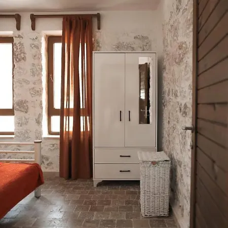 Villa Ormanin Icinde Tas Ev *